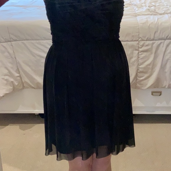 Beautiful black dress with sheer shoulders. Size medium - Picture 6 of 7